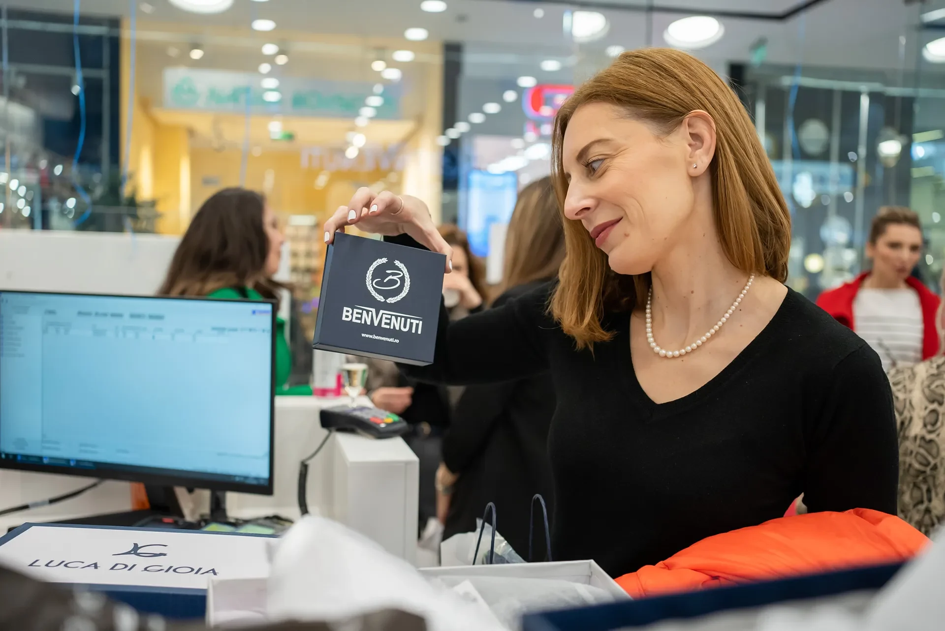 eli roman benvenuti mega mall