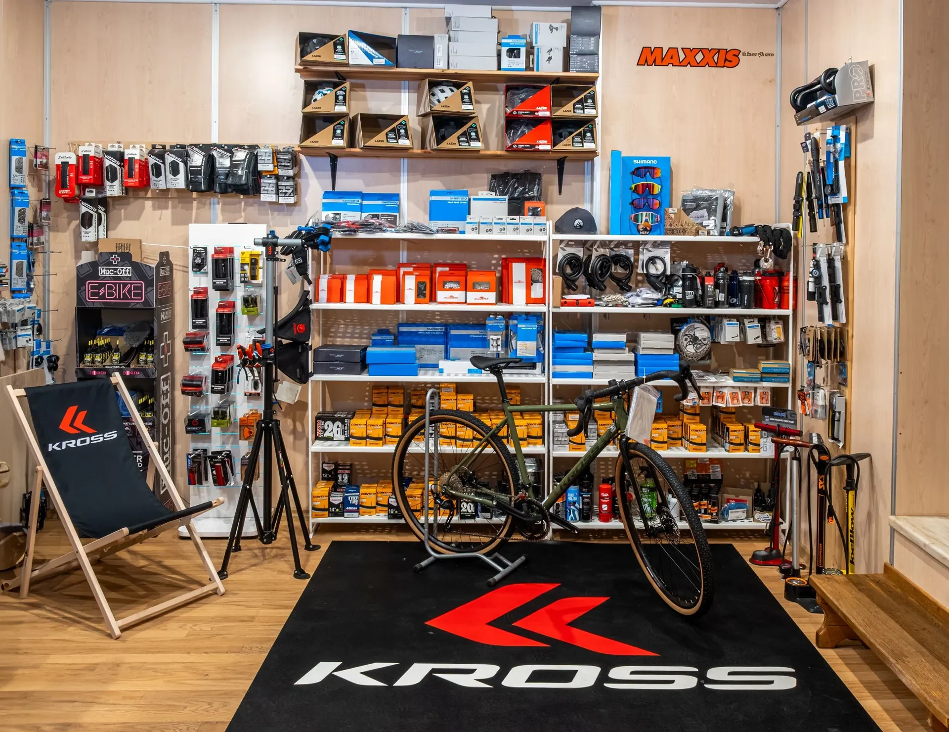 zmeu bicle interior showroom