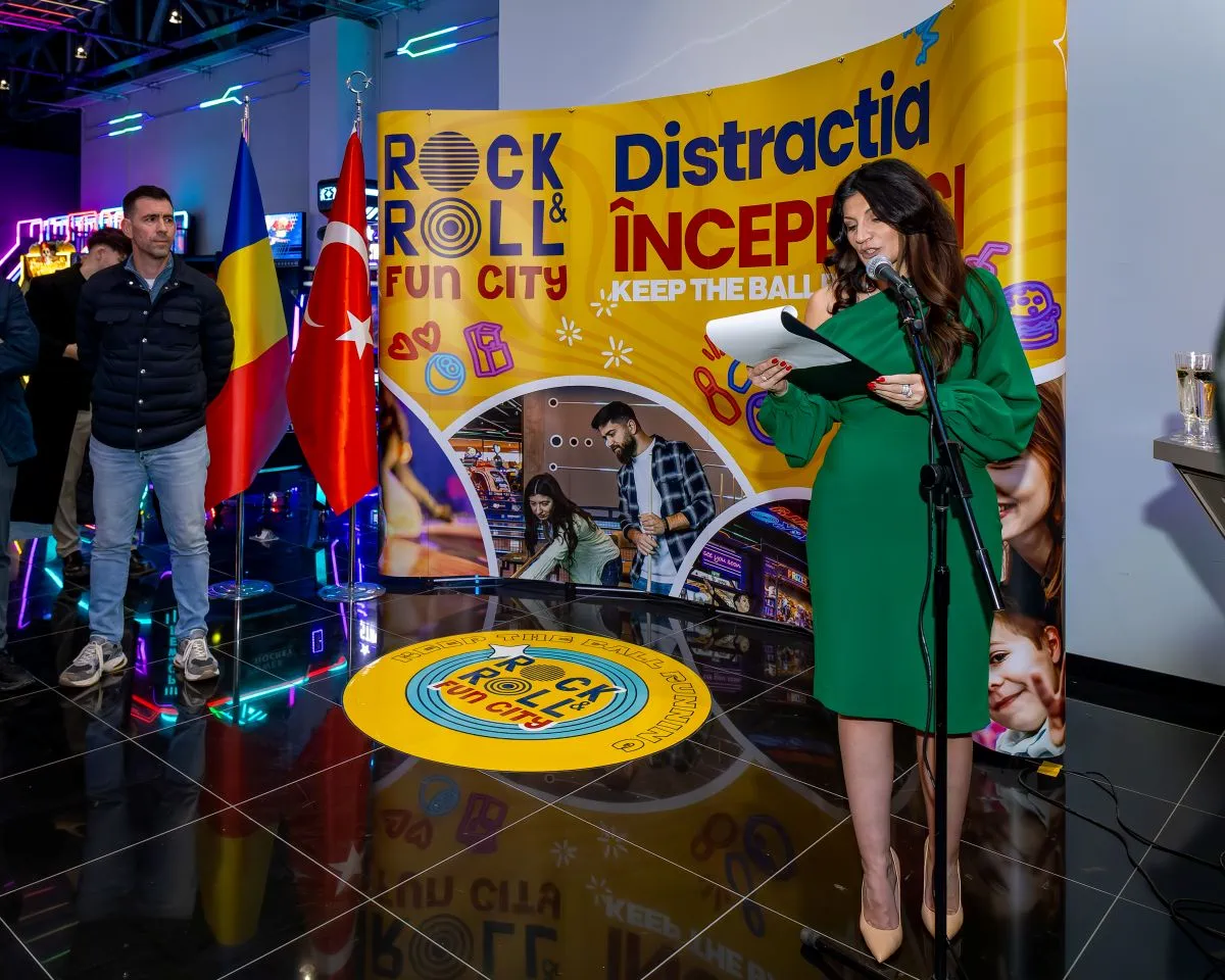 ioana ginghina rockn roll fun city cosmopolis