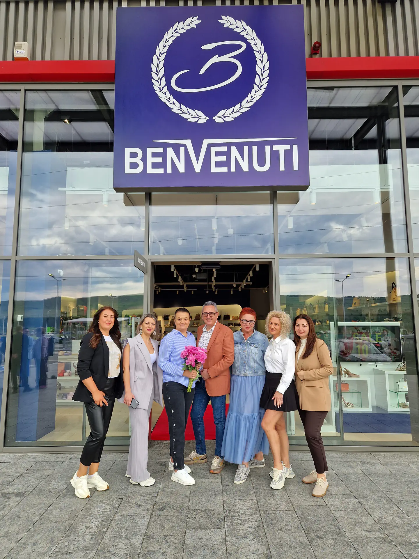 echipa benvenuti urbano shopping living Echipa Benvenuti Urbano Shopping & Living